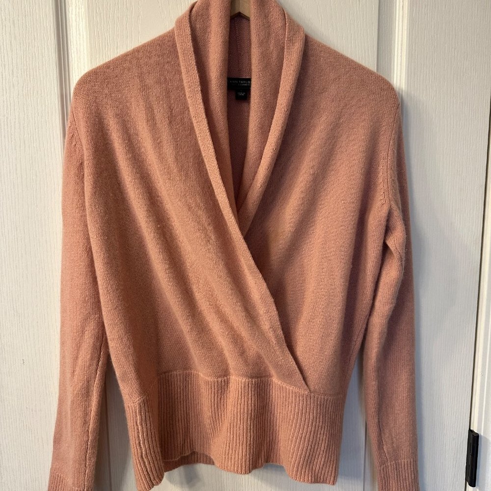 Ann Taylor | 100% Cashmere Small Shawl Collar Faux Wrap Sweater Dusty Pink Soft - Picture 2 of 7